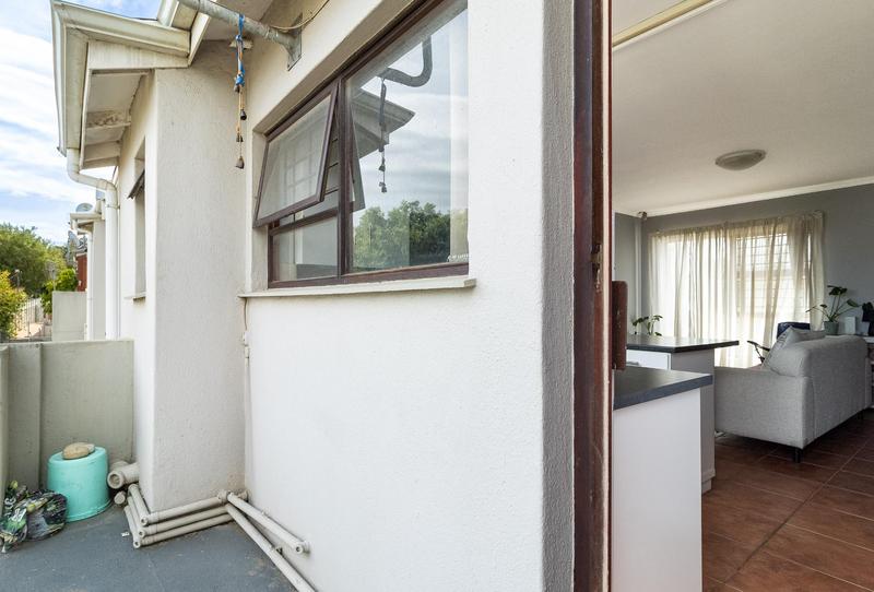 2 Bedroom Property for Sale in Vredekloof East Western Cape